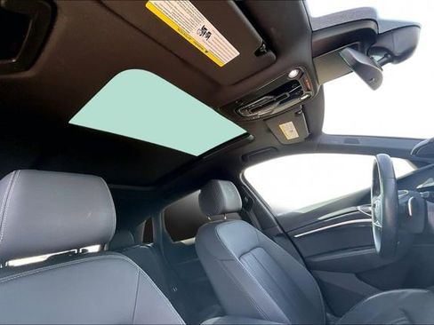 Used 2022 Audi e-tron Premium Plus w/ Premium Plus Package image 17