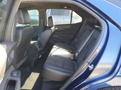 Certified 2022 Chevrolet Equinox RS w/ Infotainment Package image 11