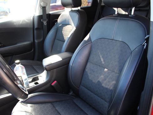 Used 2022 Kia Niro EX image 16