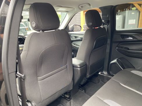 Used 2025 Chevrolet TrailBlazer LT AWD/4WD image 16