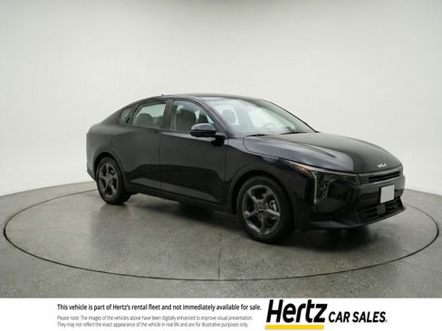 Used 2025 Kia K4 LXS image 1