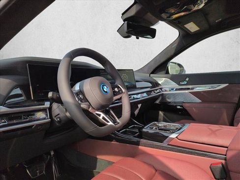 New 2026 BMW i7 xDrive60 AWD/4WD image 3