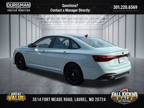 Used 2025 Volkswagen Jetta GLI Autobahn FWD image 3