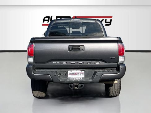 Used 2020 Toyota Tacoma TRD Off-Road w/ Technology Package AWD/4WD image 6