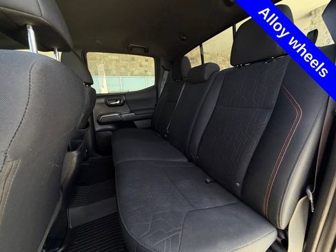 Used 2019 Toyota Tacoma TRD Sport AWD/4WD image 23
