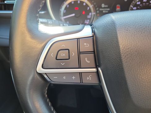 Used 2023 Toyota Highlander XSE FWD image 29