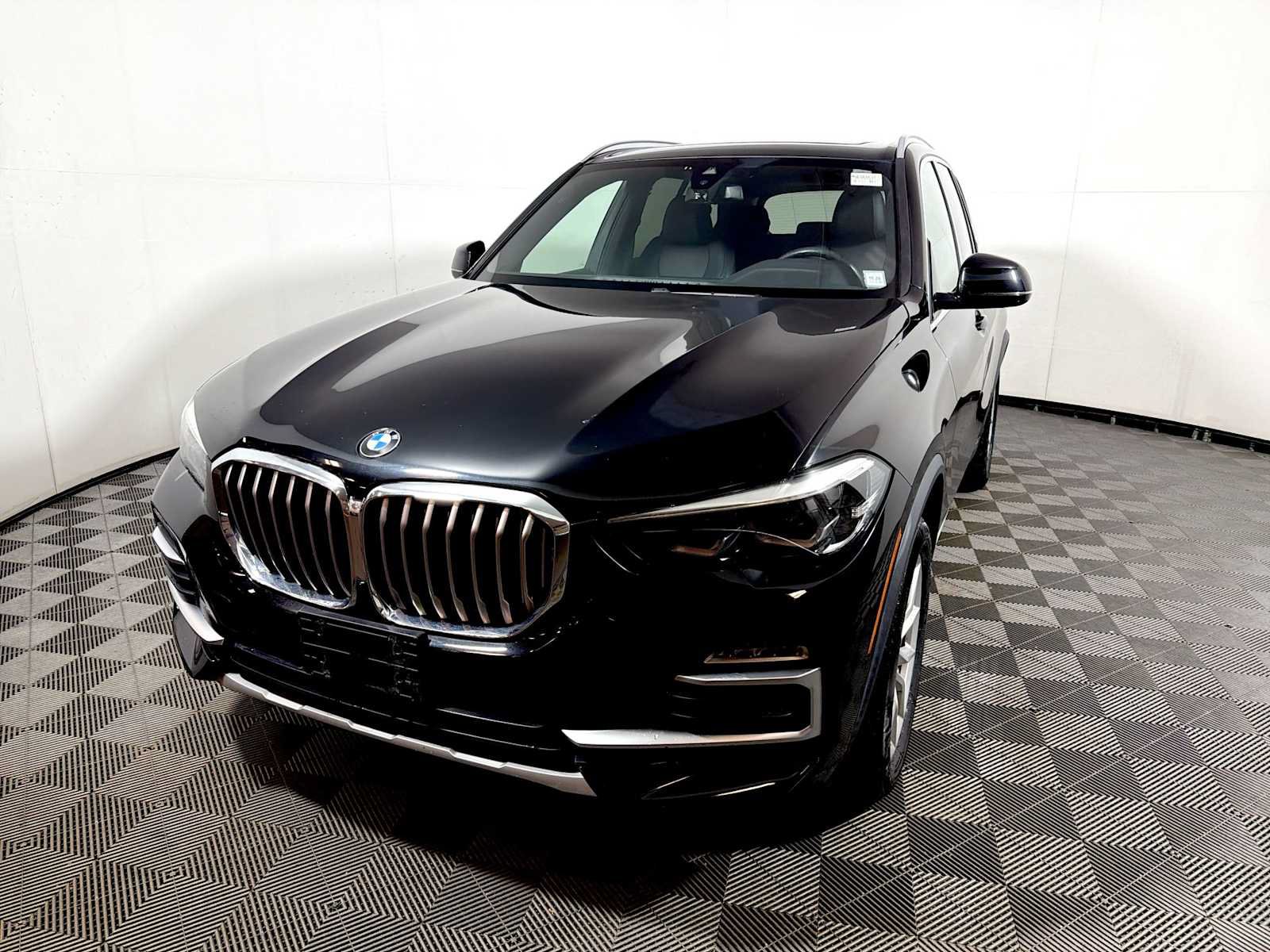 Used 2021 BMW X5 xDrive40i w/ Convenience Package AWD/4WD image 3
