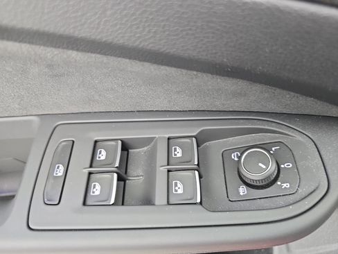 Certified 2024 Volkswagen GTI SE FWD image 27