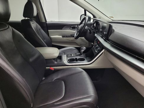 Used 2023 Kia Carnival LX FWD image 21