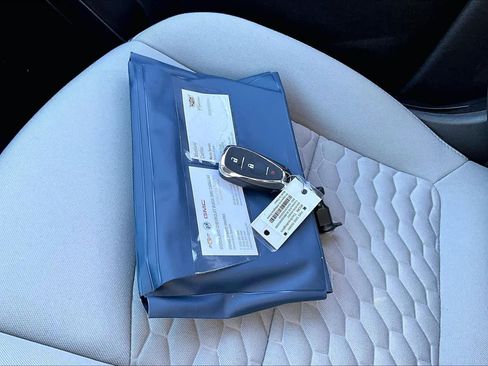 Used 2021 Chevrolet Equinox LS w/ LS Convenience Package image 14