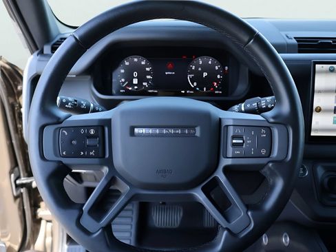 Certified 2025 Land Rover Defender 110 X-Dynamic SE AWD/4WD image 29