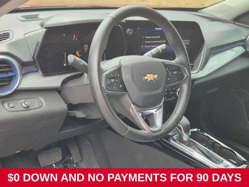 Used 2025 Chevrolet Trax LT w/ LT Convenience Package FWD image 14