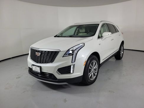 Used 2022 Cadillac XT5 Premium Luxury FWD image 2