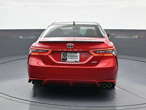 Used 2022 Toyota Camry XSE FWD image 6