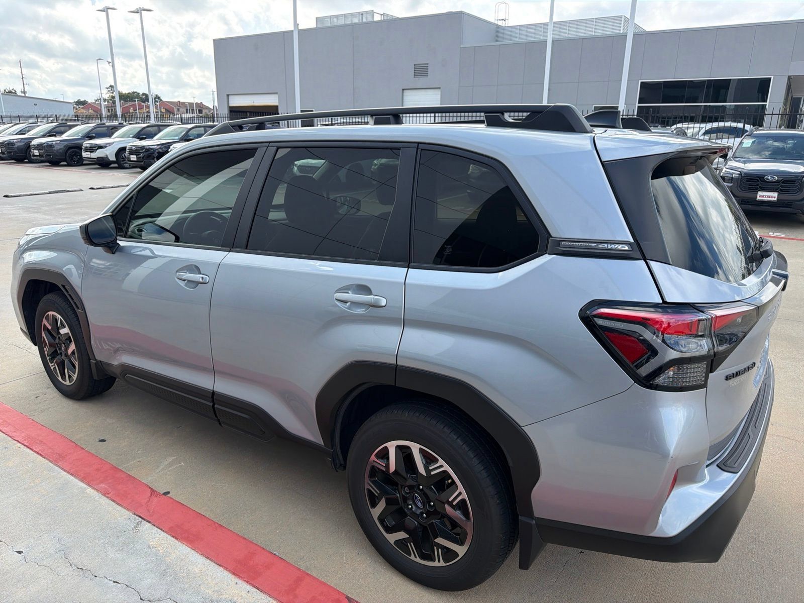 Certified 2025 Subaru Forester Premium w/ Convenience Package #1 AWD/4WD image 2