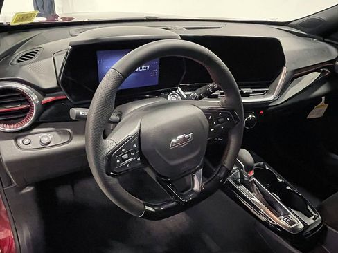 Used 2024 Chevrolet Trax RS FWD image 20