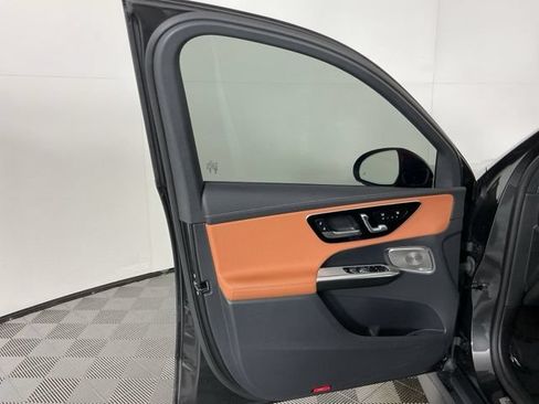 Used 2023 Mercedes-Benz GLC 300 4MATIC image 13