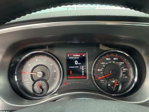 Used 2014 Dodge Charger SXT RWD image 7