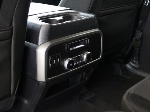 Used 2020 Ford Expedition XLT image 21