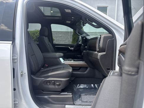 Used 2024 Chevrolet Silverado 2500 High Country w/ High Country Premium Package AWD/4WD image 25