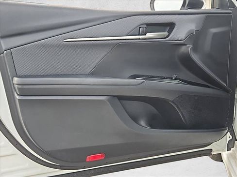 Used 2025 Toyota Camry SE FWD image 10