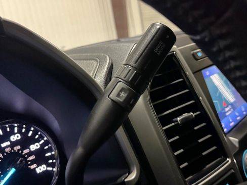 Used 2021 Ford F350 Lariat AWD/4WD image 10