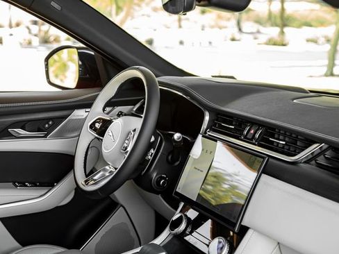 New 2026 Jaguar F-PACE R-Dynamic S image 29