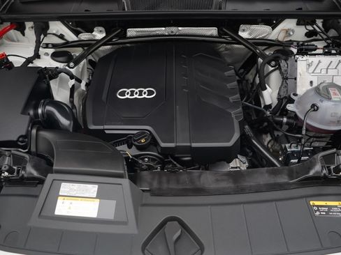 Used 2025 Audi Q5 2.0T Premium w/ Convenience Plus Package AWD/4WD image 12