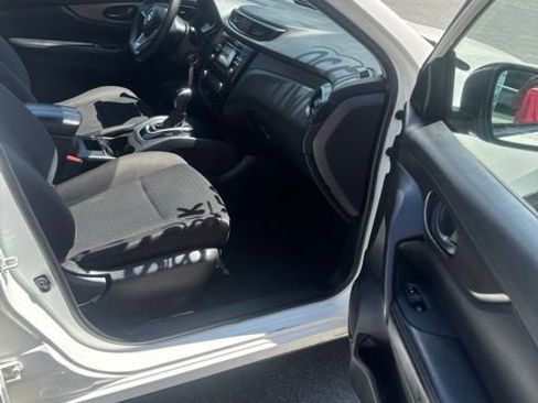Used 2017 Nissan Rogue Sport S w/ S Appearance Package AWD/4WD image 18
