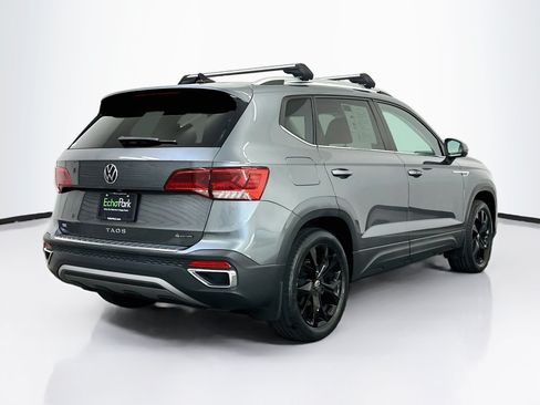 Used 2023 Volkswagen Taos SE w/ Panoramic Sunroof Package AWD/4WD image 9