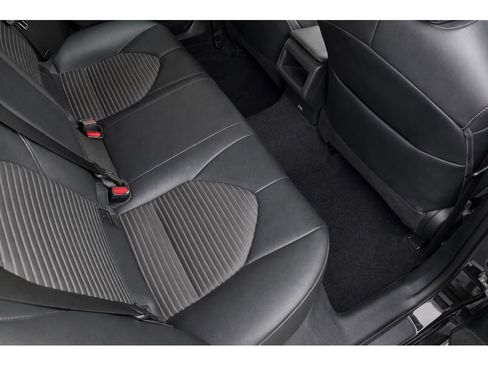 Used 2019 Toyota Camry SE image 20