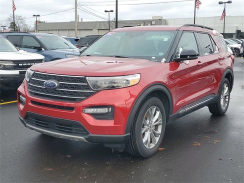 Certified 2024 Ford Explorer XLT w/ Equipment Group 202A image 2