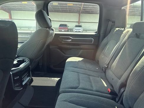 Used 2020 RAM 1500 4x4 Crew Cab image 17