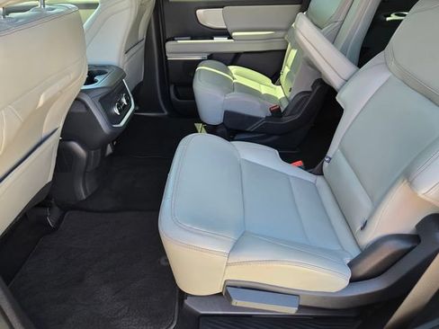 Certified 2025 Ford Expedition Active RWD image 11