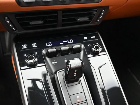 Certified 2025 Porsche 911 Carrera RWD image 15