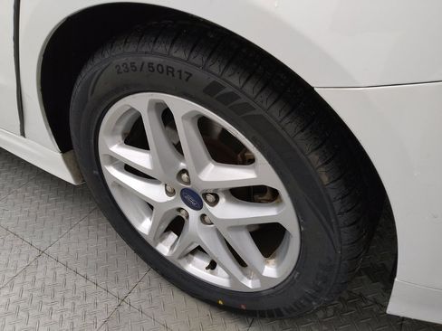 Used 2014 Ford Fusion SE image 31