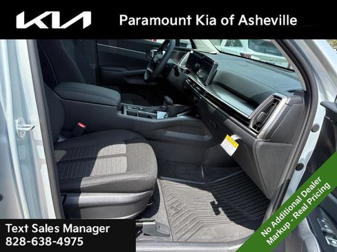 New 2026 Kia Sorento LX FWD image 17