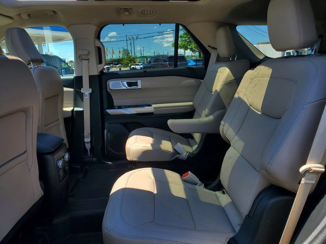 Used 2024 Ford Explorer Limited w/ Limited Technology Package AWD/4WD image 29