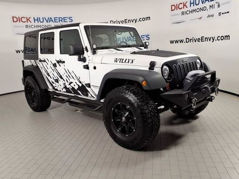 Used 2017 Jeep Wrangler Unlimited Sport AWD/4WD image 3