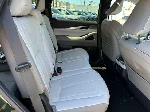 New 2027 INFINITI QX60 Luxe FWD image 18