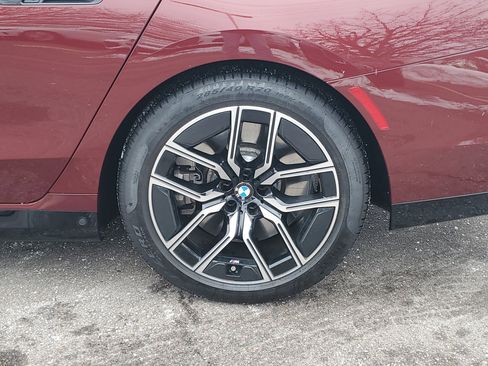 Certified 2023 BMW 760i xDrive w/ Executive Package image 29