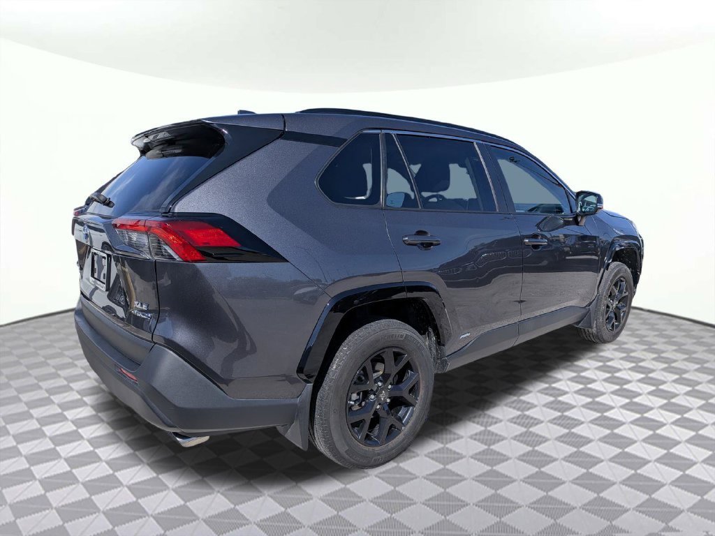 Used 2024 Toyota RAV4 XLE AWD/4WD image 3