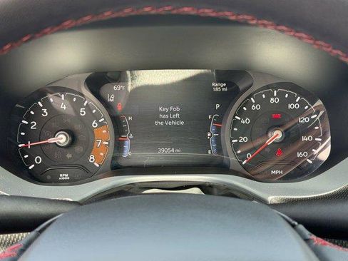Used 2025 Jeep Compass Trailhawk AWD/4WD image 36