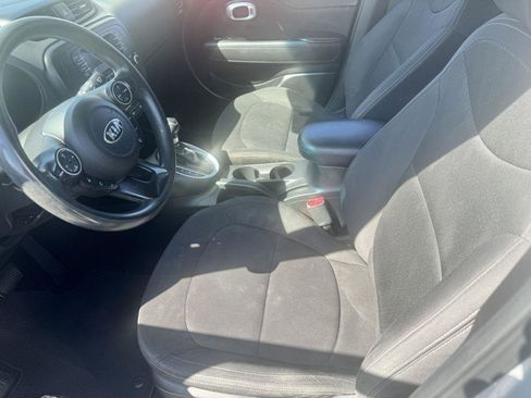 Used 2016 Kia Soul image 5