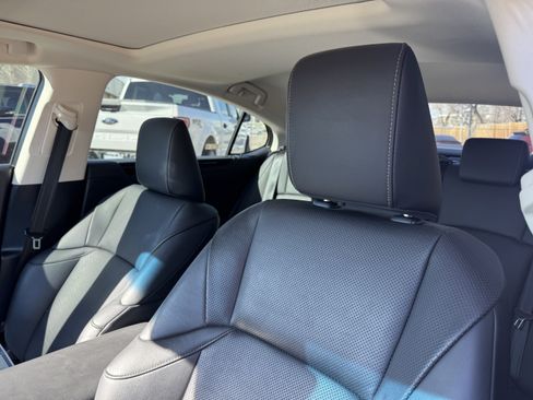 Used 2020 Lexus ES 300h w/ Premium Package image 14