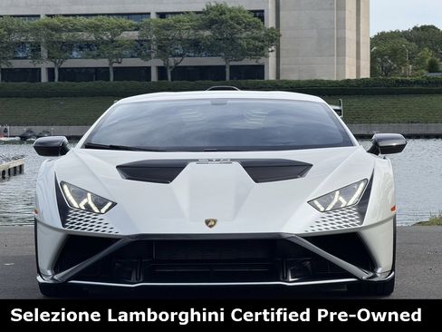 Used 2023 Lamborghini Huracan STO image 2