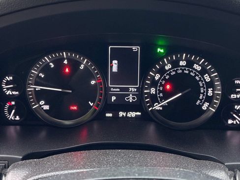 Used 2019 Lexus LX 570 4WD w/ Luxury Package image 20