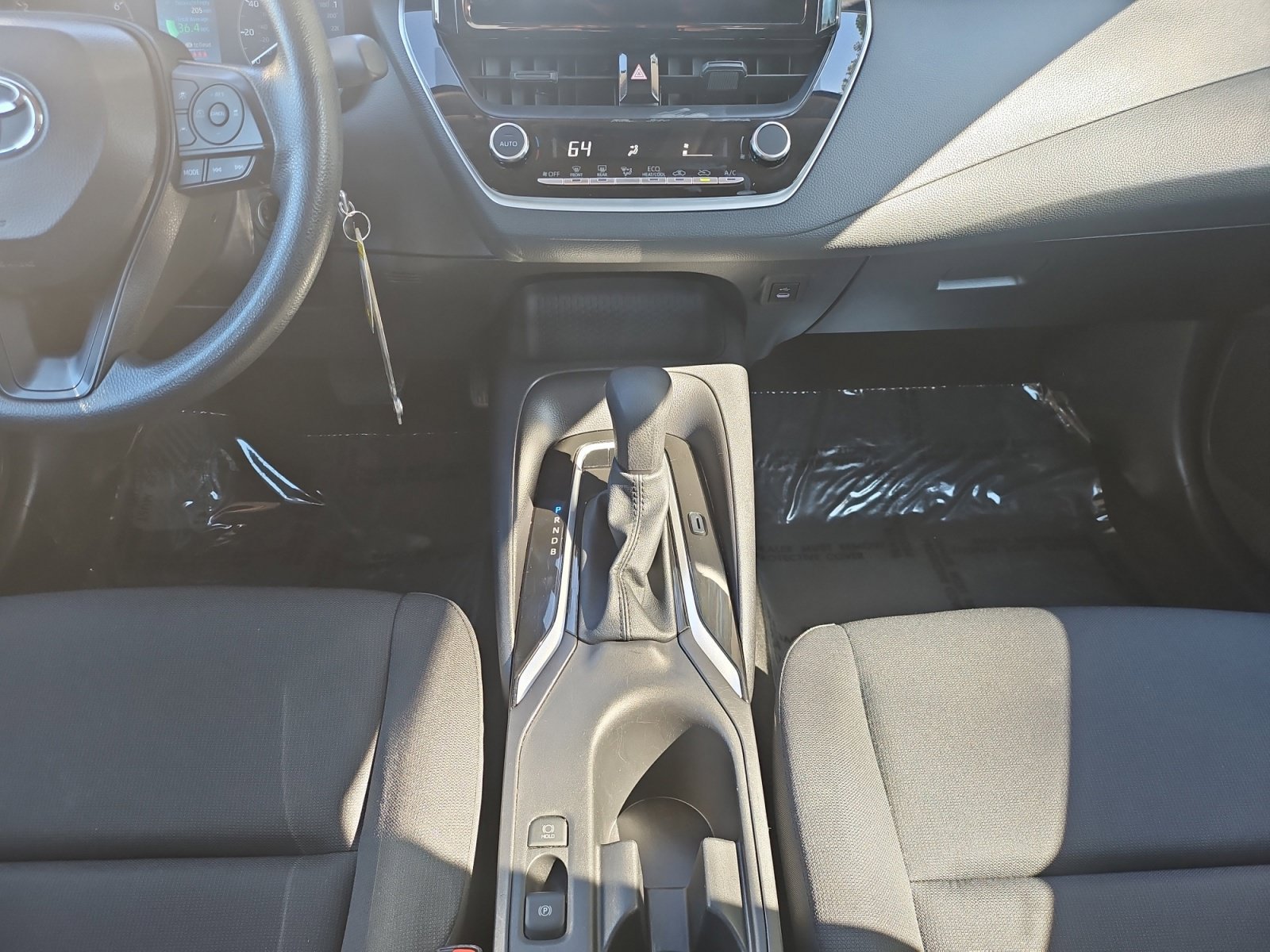 Used 2025 Toyota Corolla LE FWD image 31