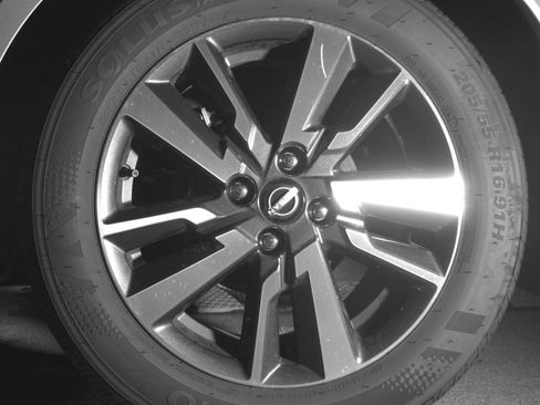 Used 2025 Nissan Versa SV image 23