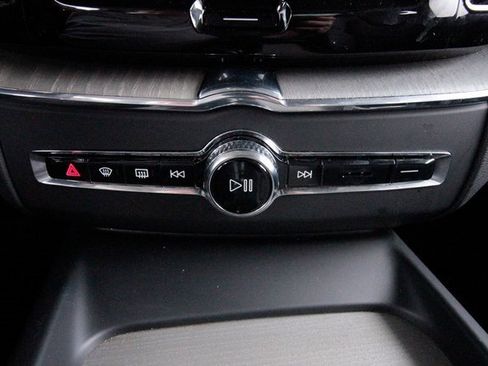 Certified 2025 Volvo XC60 B5 Plus image 23